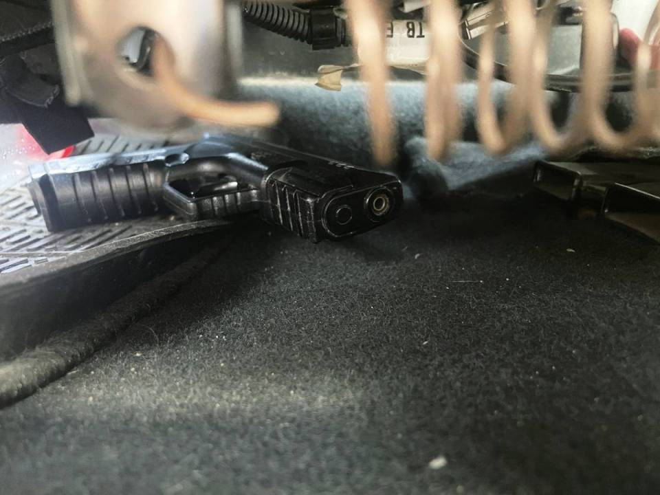 Groził bronią na stacji paliw. Wrócił… by przeprosić. Już trafił do aresztu