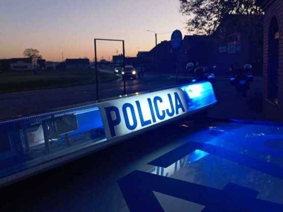 3-miesięczne niemowlę w wózku, matka ledwo stała na nogach! 2,9 promila i interwencja policji pod monopolowym w środku nocy!