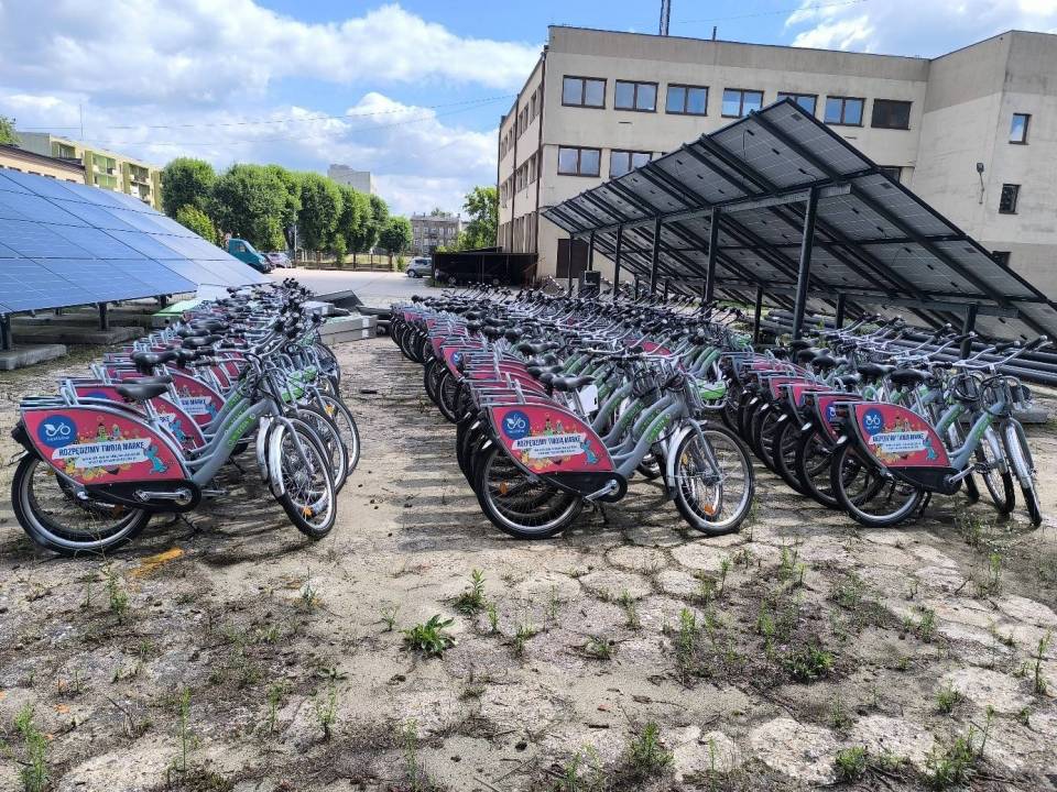 Swoje kilometry "wykręciły" teraz idą pod młotek! Zduńska Wola ma do sprzedania blisko setkę rowerów! [Foto]