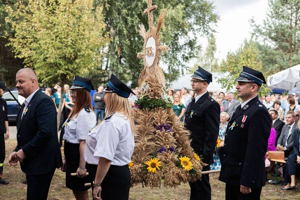 Dożynki Gminne w Ścichawie: Wspólne celebrowanie święta plonów i wdzięczność rolnikom [Fotogaleria]