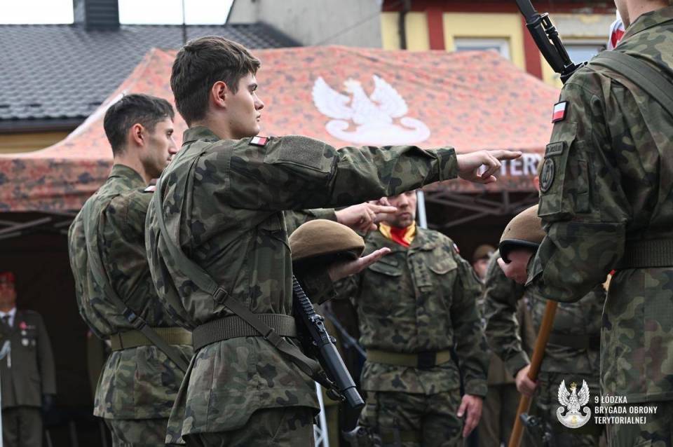 Uroczysta przysięga żołnierzy 9ŁBOT w Szadku [Foto]