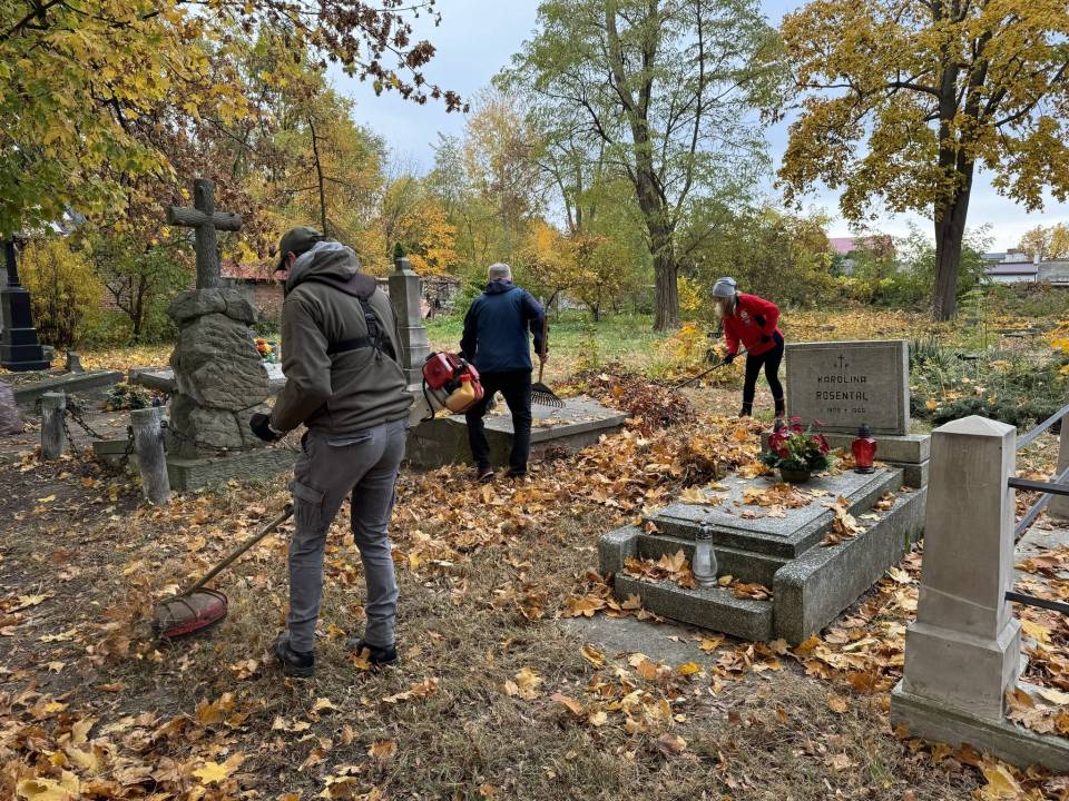 558991186_1138805938392200_553200524550752895__20251006-213334_1