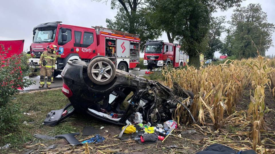 Tragiczny wypadek w Łaniętach. Nie żyje 54-letni kierowca BMW [Foto]