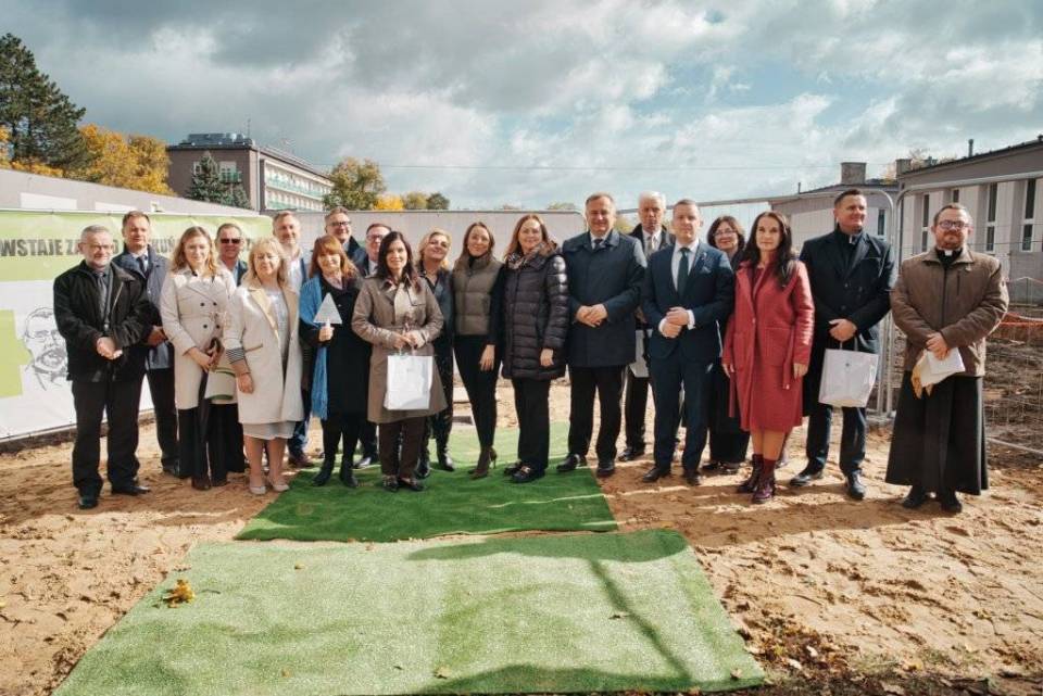 b3126d7400fbc5cfe5f2035bba506d78_XL